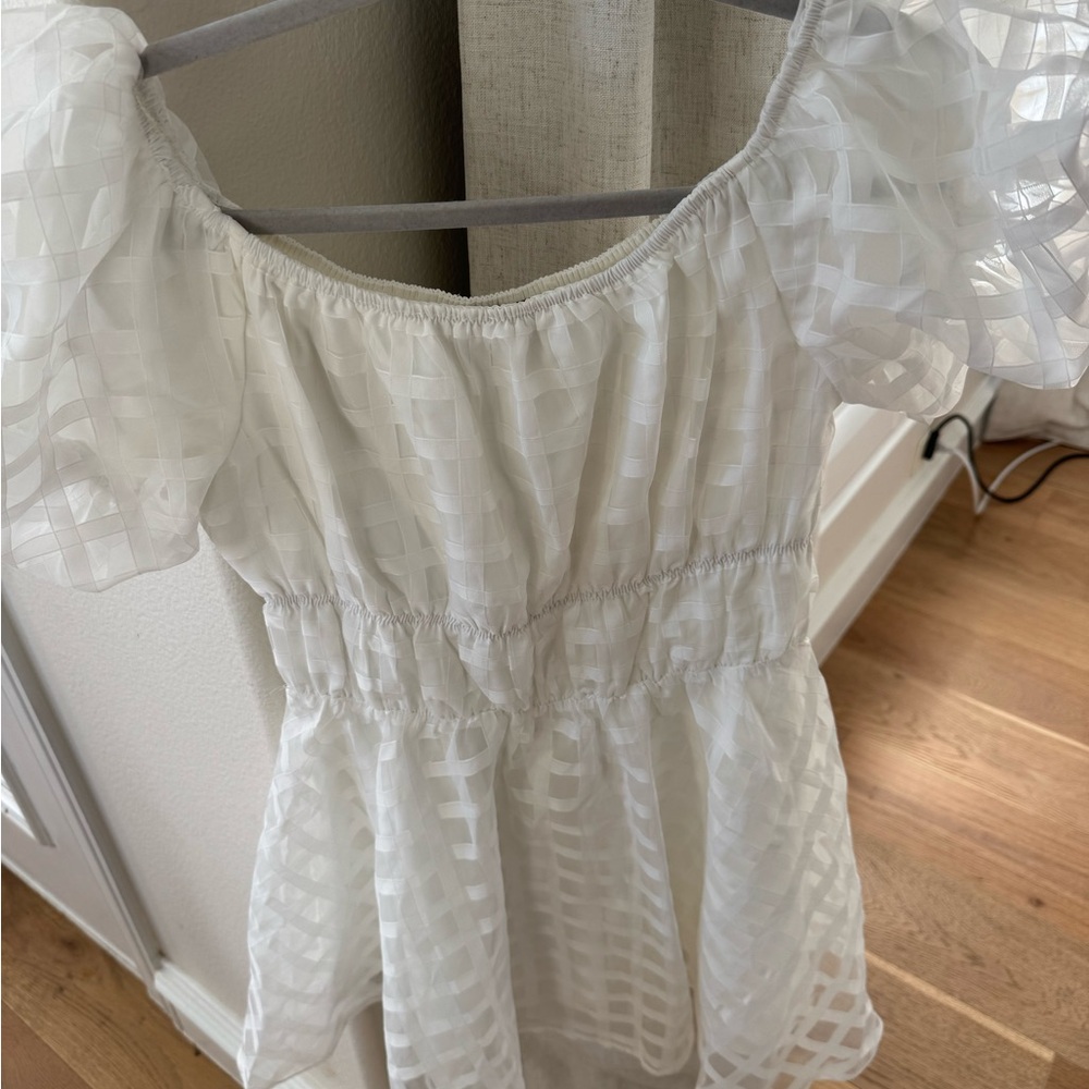 Elegant White Puff Sleeve Dress